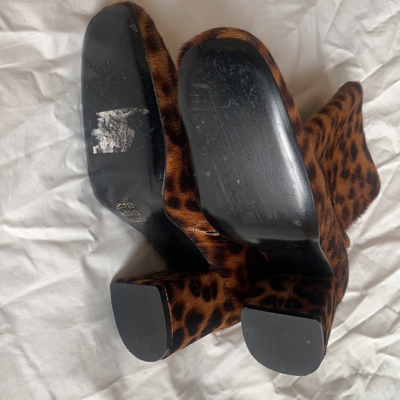 Leopard print calf hair booties - Picture 6 of 10